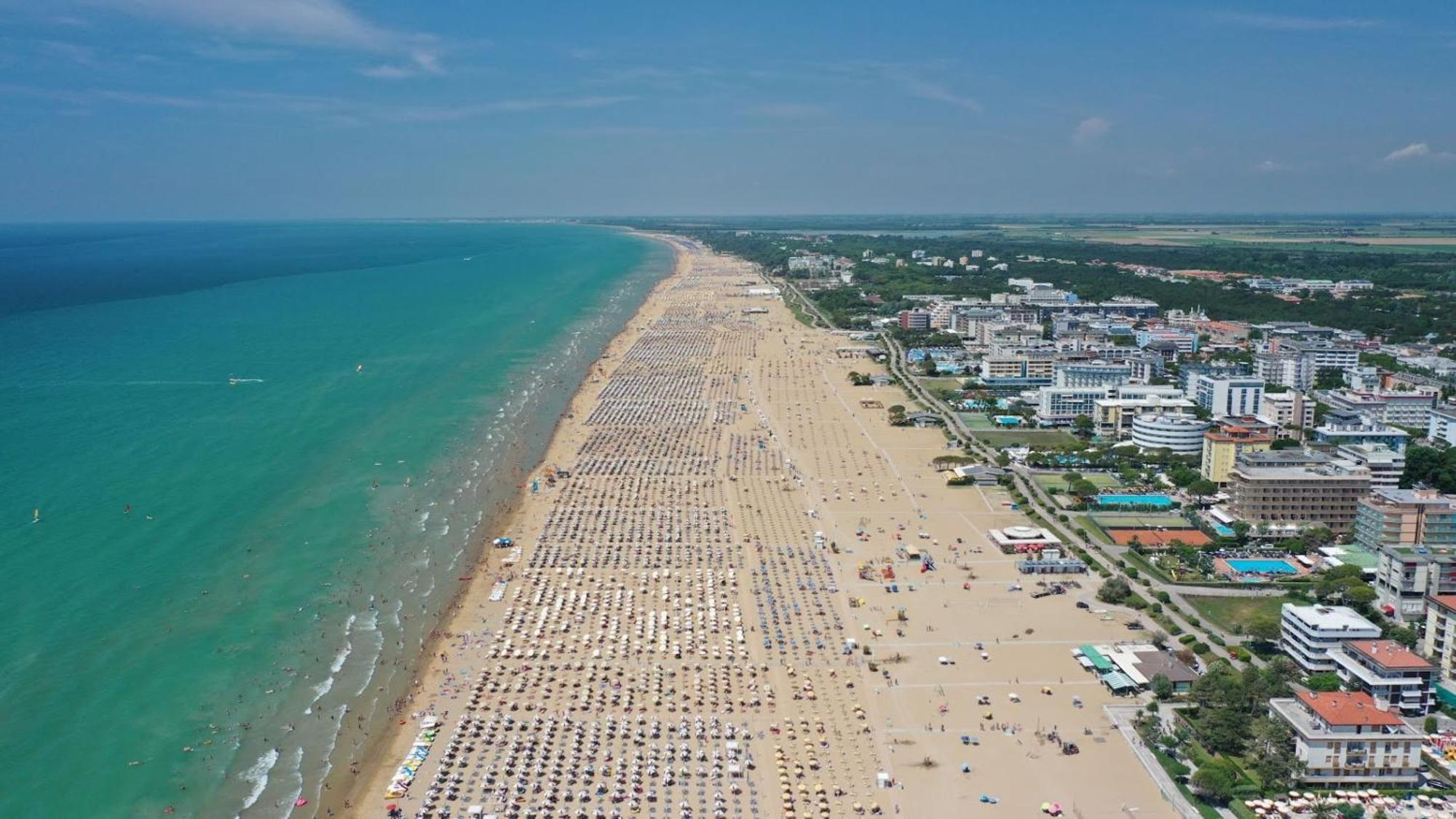 Nice Apartment With Terrace Next To The Sea Bibione Exterior photo